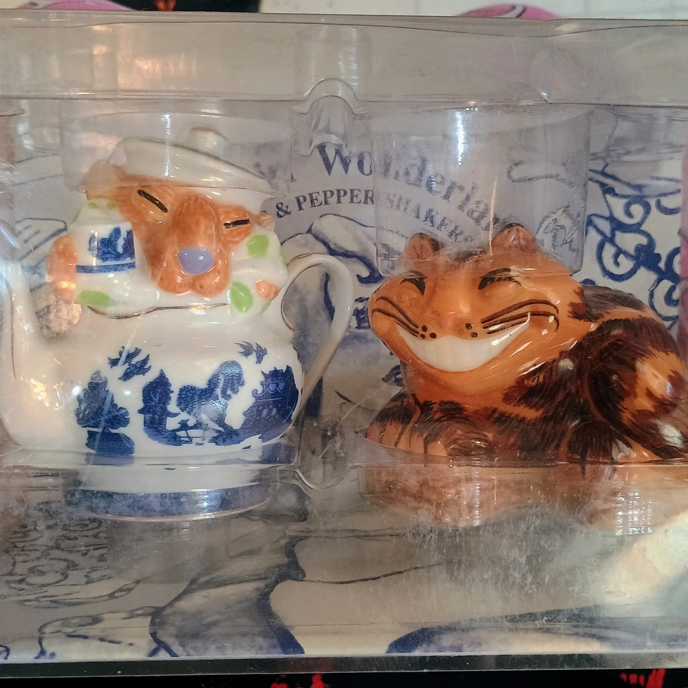 Alice In Wonderland Salt And Pepper Shakers